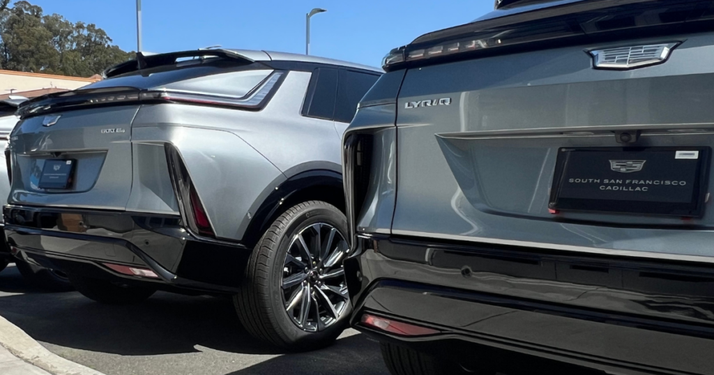 Luxury, Meet Tech: The Digital License Plate Lands at Cadillac of South San Francisco 3 Image of two Silver Cadillac Lyriq vehicles with the Reviver RPLATE.
